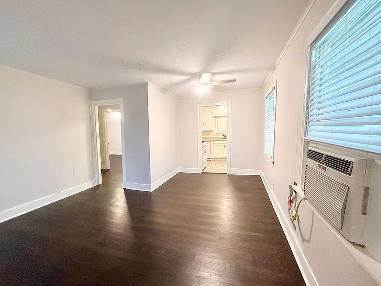 119 Oak Dr — Photo 3