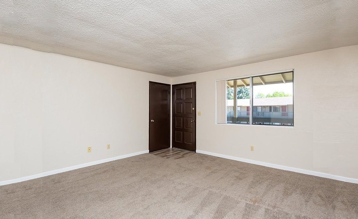 Gateway Village Apartments Springfield