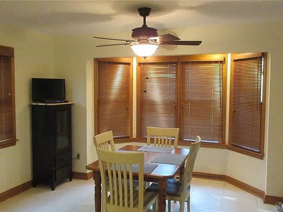 5th image of 131 Oakmont Dr