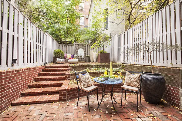 Sold by Stribling | media 3