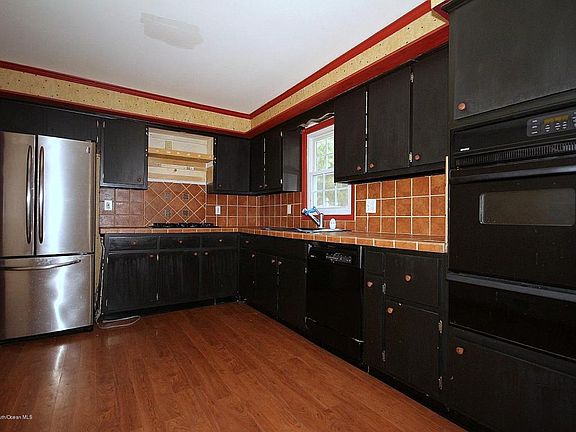 2nd image of 94 Oak Hill Dr