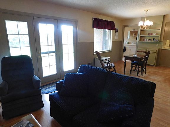 3rd image of 1532 W Avenue C