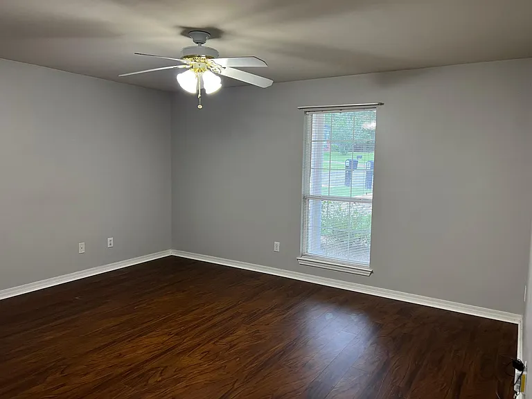 1750 Hunters Ridge Dr W — Photo 9
