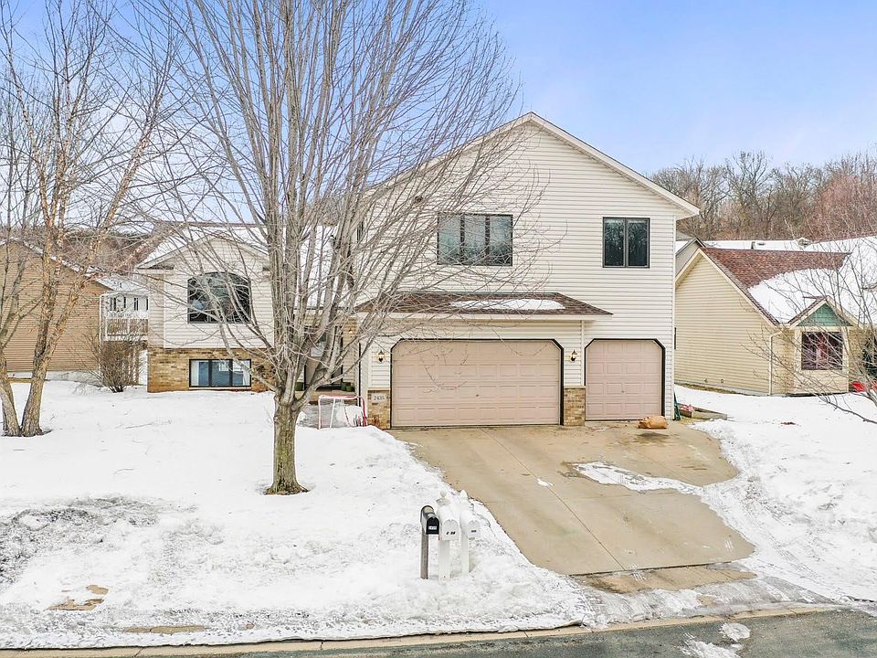 1st image of 2435 Valley Dr