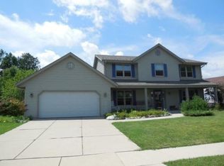 W209N16431 Glen Brooke Dr, Jackson, WI 53037