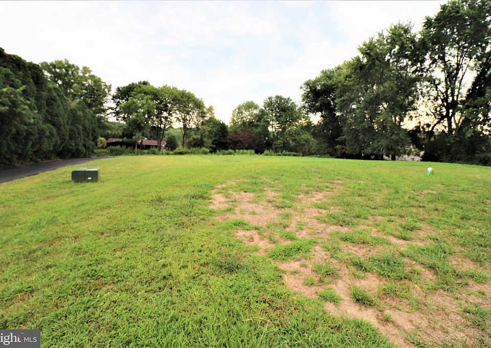 1st image of 1506 Meadowbrook Ln Lot 1