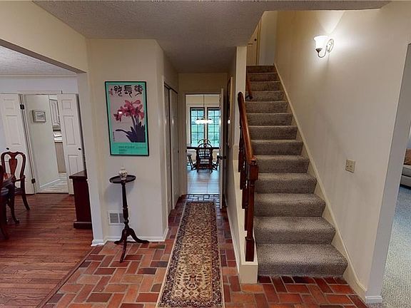 2nd image of 9258 Creekwood Dr