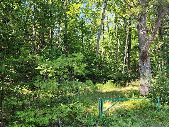 5th image of 2575 Lakeshore Dr