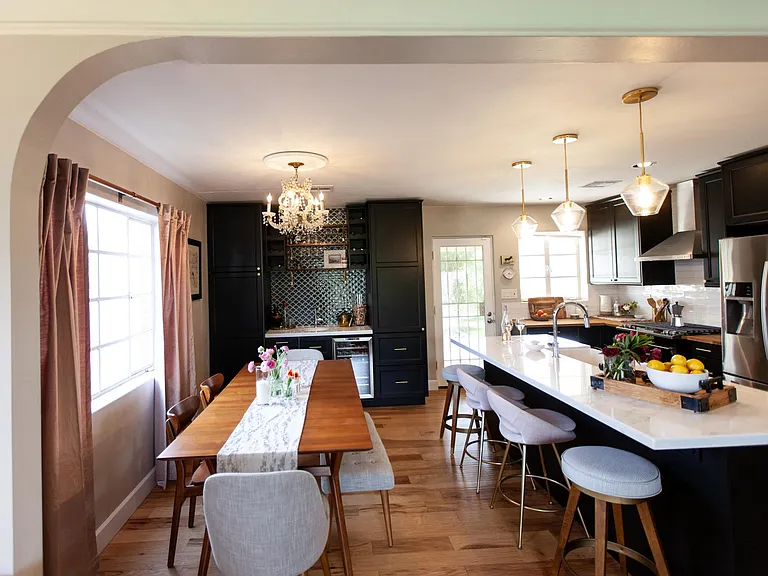 833 W Earll Dr — Photo 17