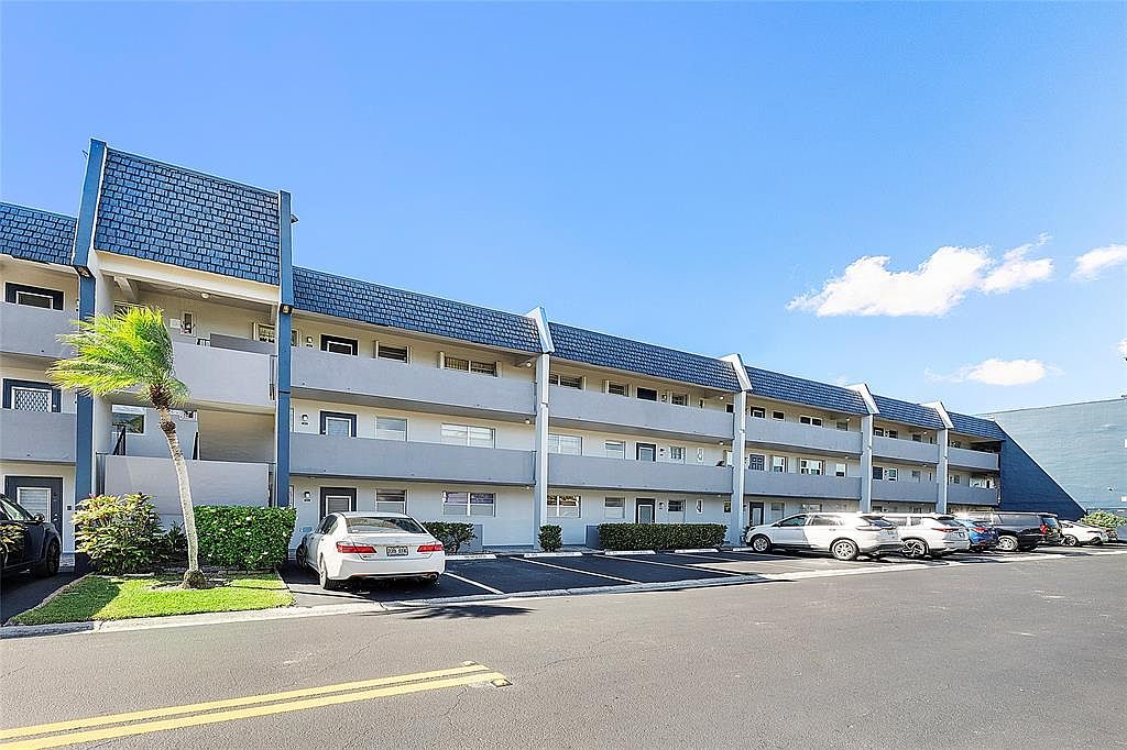 7847 Golf Circle Dr #211