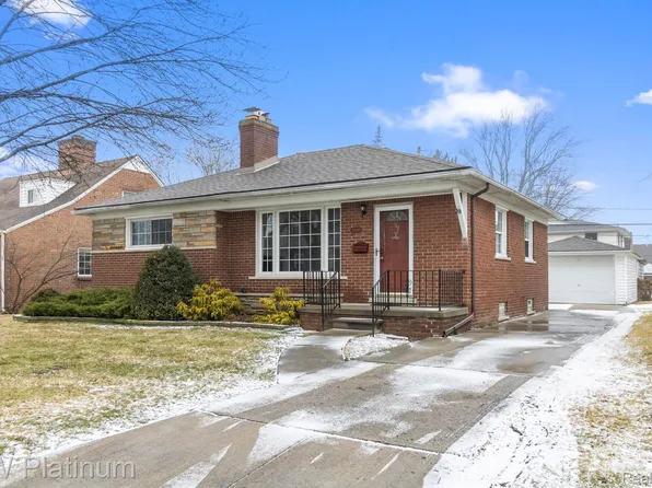 22415 Manor St, Saint Clair Shores, MI 48081