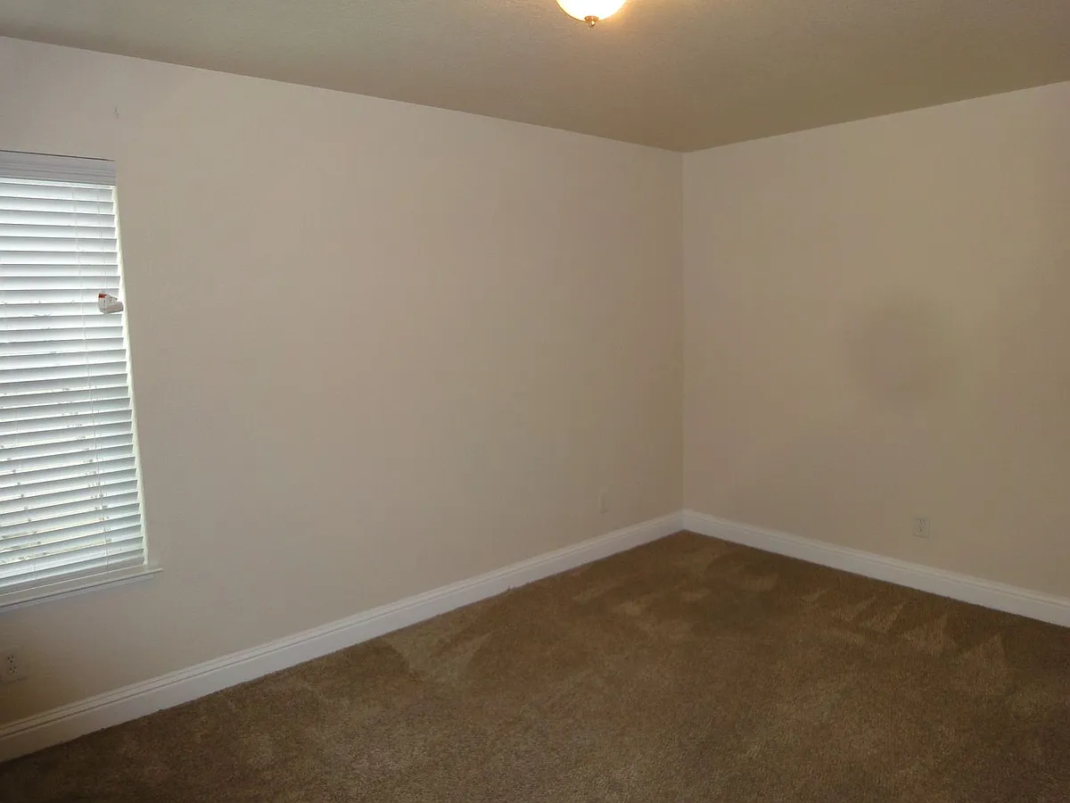 Building Photo - 9149 Newhall Dr #93