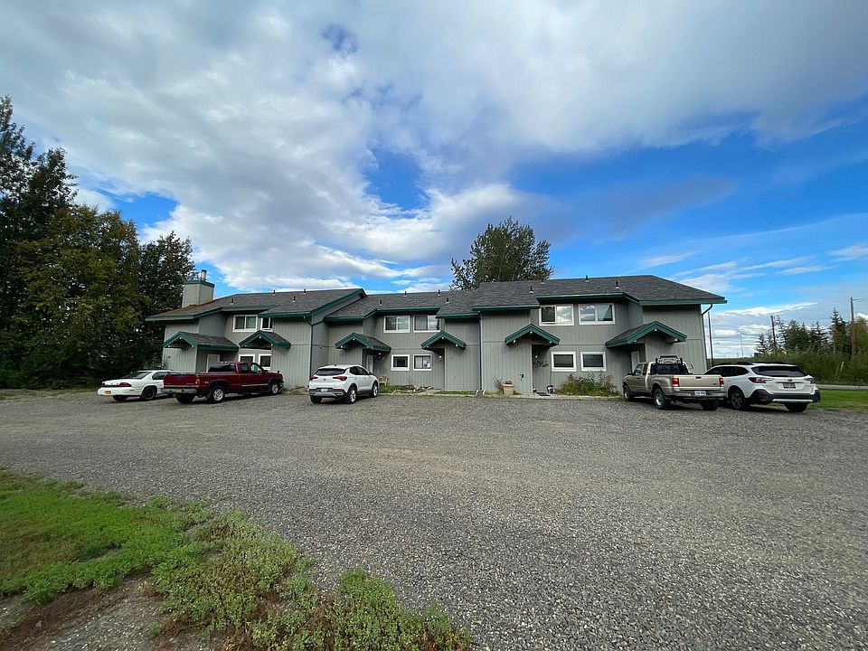 1st image of 176 Palace Cir