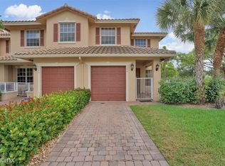 3354 Lakeside Dr, Davie, FL 33328