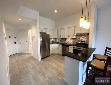 200 Paterson Plank Rd, Union City, NJ, 07087