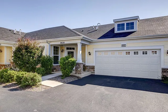 2635 Camberley Cir photo 1