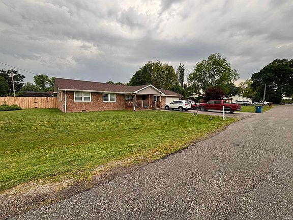 2nd image of 225 N Birch Dr