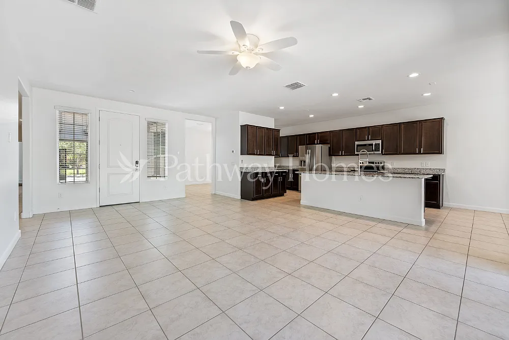 Building Photo - 18241 N Crestview Ln