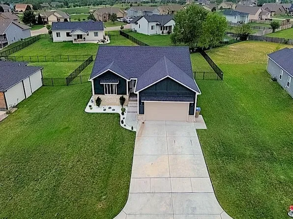 5247 N Cambridge St, Wichita, KS 67226