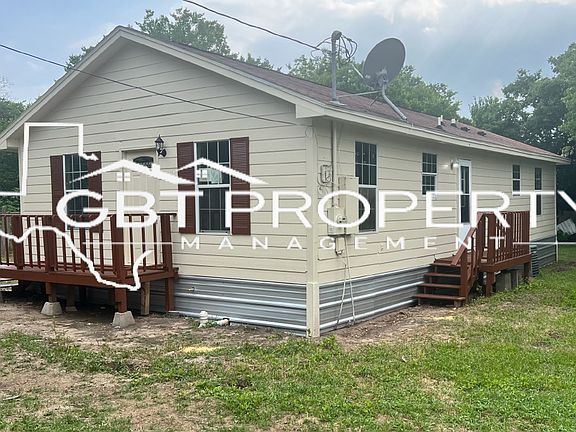 2nd image of 205 N Echols St