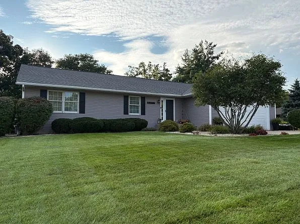 8704 Sunset Dr, Byron, IL 61010