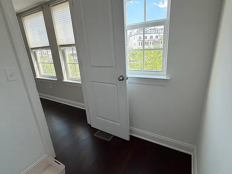 405 Monroe Ave — Photo 28