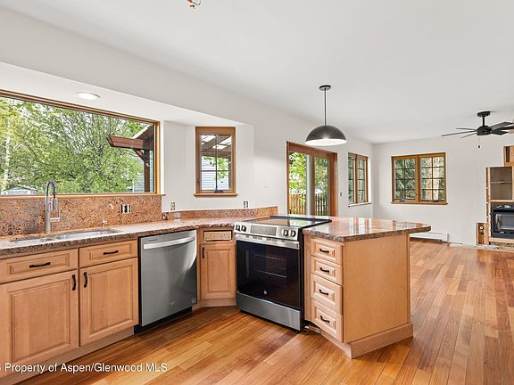 3rd image of 389 Rabbit Rd