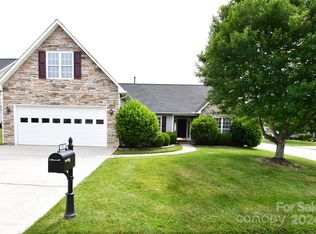 65 Cottage Ridge Rd, Fletcher, NC 28732