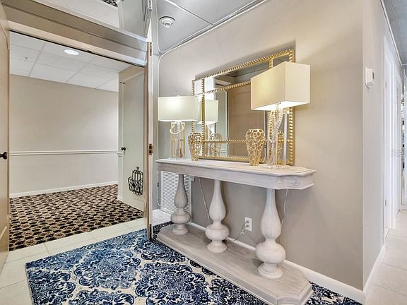 3rd image of 8 Belleview Blvd APT 606
