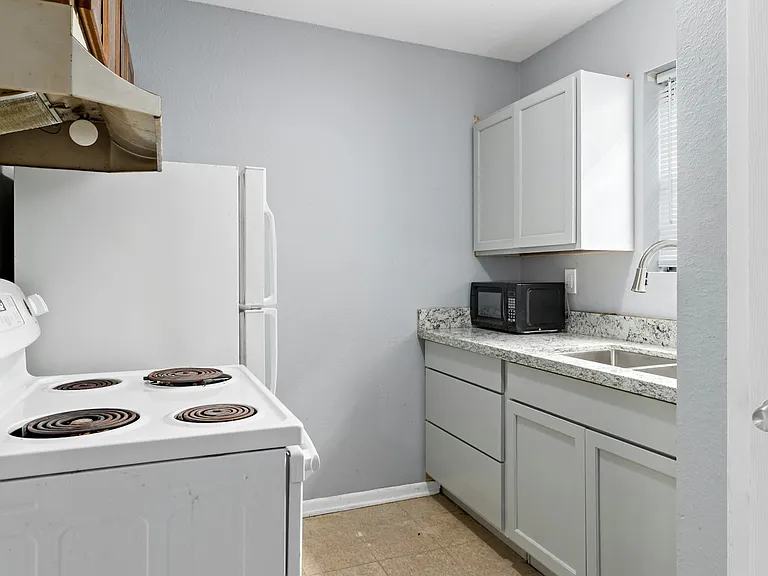 1176 Oregon Ave #2 — Photo 5