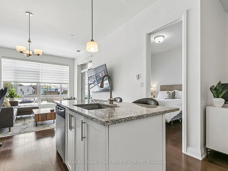 15277 Yonge St #11 — Photo 17