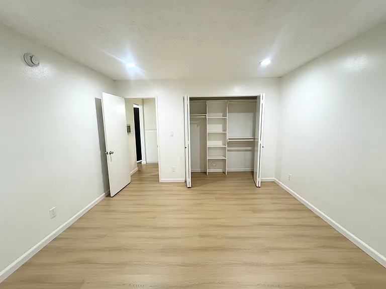 1520 W 224th St #3 — Photo 6