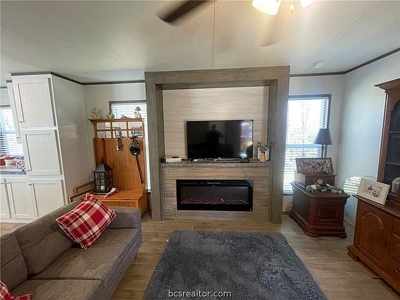 5th image of 11320 Old Hearne Rd