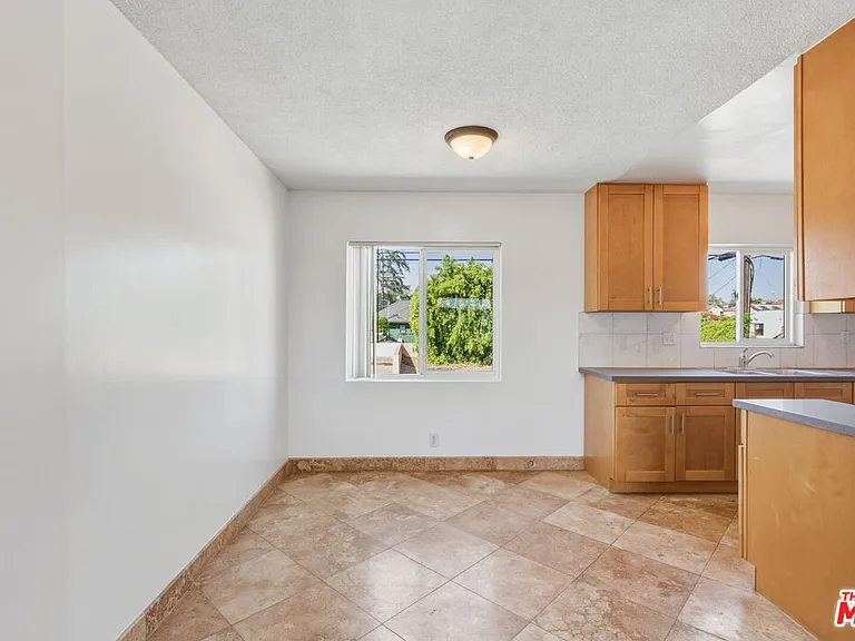 5117 Crenshaw Blvd #12 — Photo 11