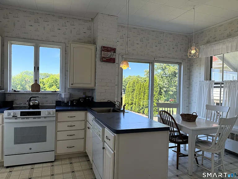 18 Prospect Hill Rd — Photo 10