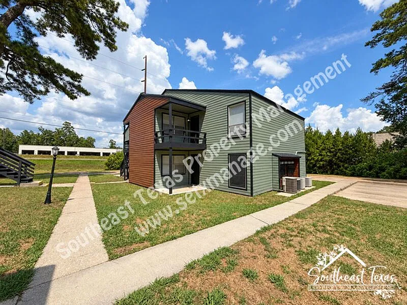 801 W Gibson St — Photo 1