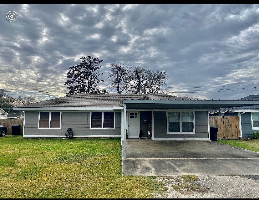 1st image of 608 S 8th St