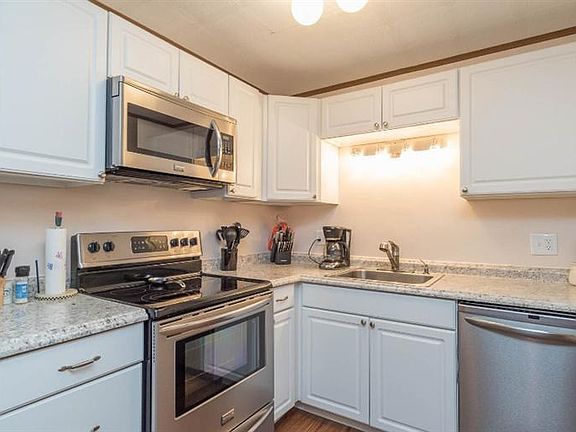 2nd image of 2280 Lido Pl