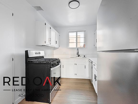 2nd image of 820 S Gramercy Pl #12A