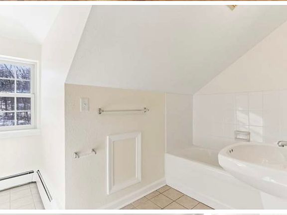 5th image of 27 Elm Rd #D