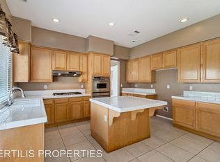 3162 Pinehurst Dr, Corona, CA 92881
