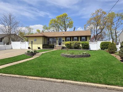 17 E Chestnut Street, Central Islip, NY, 11722