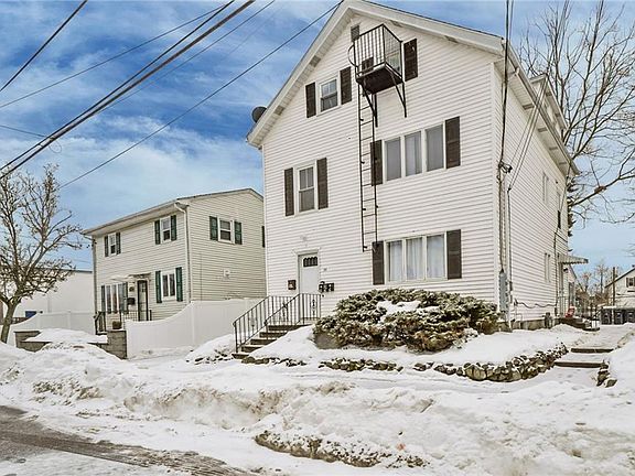 2nd image of 35 Laurel St