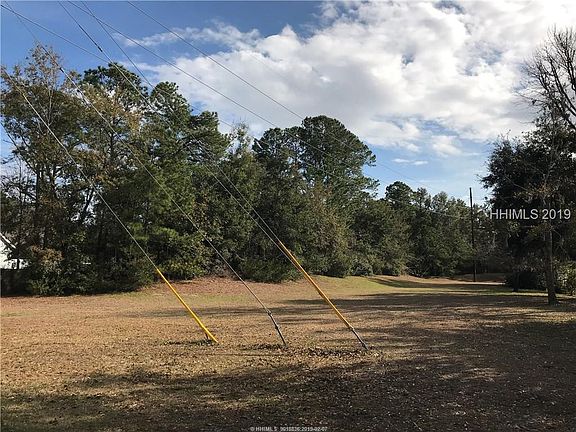 3rd image of 77 Gold Oak Dr