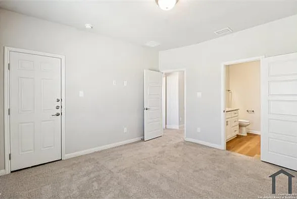 3 bed, 1292 sqft, $1,950 — Photo 4