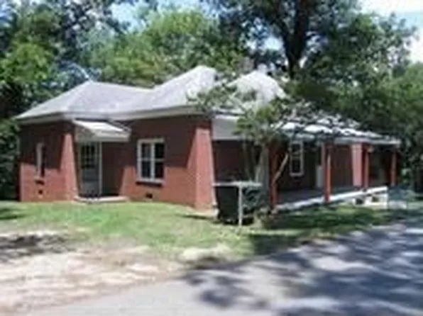 45 Aaron St, Royston, GA 30662