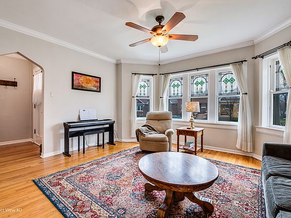 4th image of 2748 Cuyler Ave