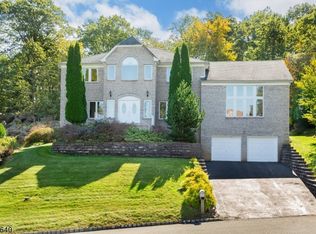 20 Emerson Rd, Morris Plains, NJ 07950