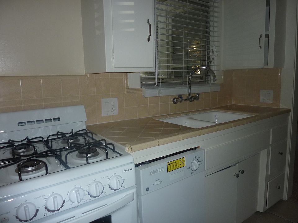 1st image of 147 N Myrtle Ave