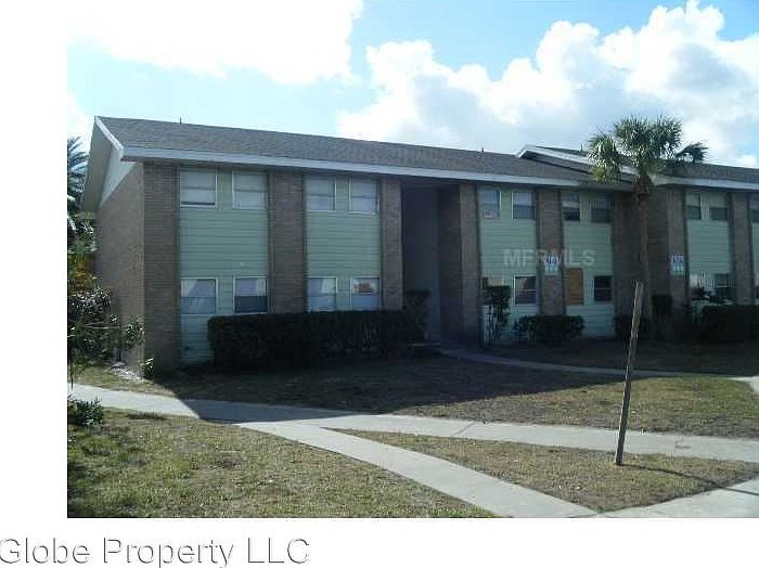 2nd image of 860 Sky Lake Cir